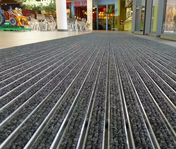 WYCIERACZKA W PROFILU ALUMINIOWYM CLEAN RYPS 17MM