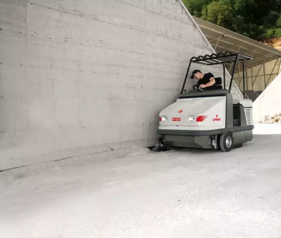 ZAMIATARKA COMAC CS 120 B