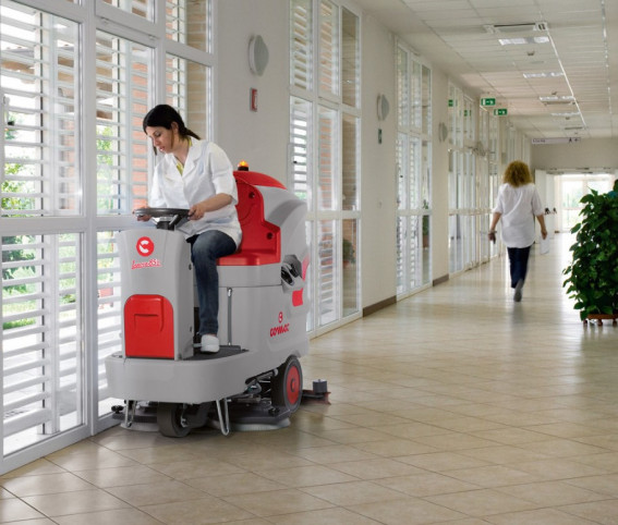 maszyna czyszcząca do podłóg