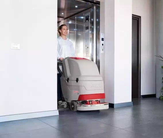 MASZYNA CZYSZCZĄCA COMAC ANTEA 50 B KOMPLET