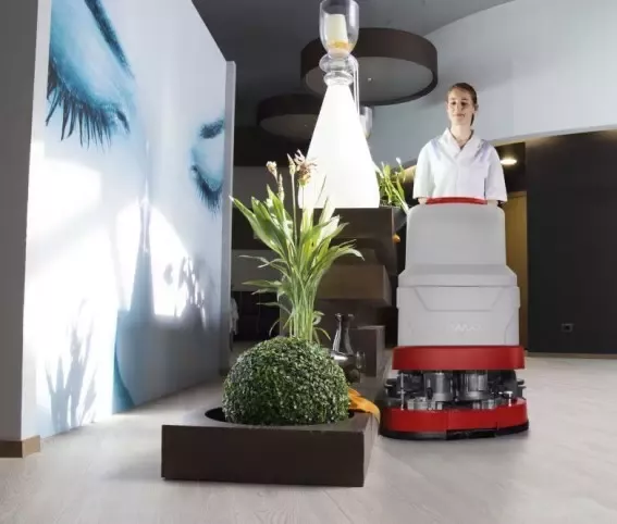 MASZYNA CZYSZCZĄCA COMAC VERSA 55 BT KOMPLET