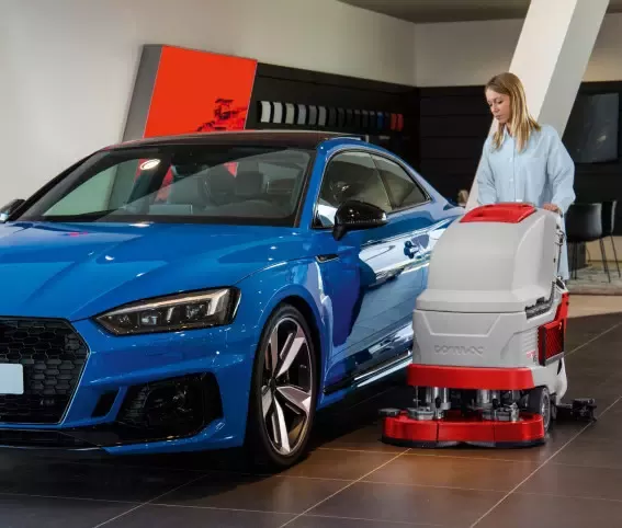 MASZYNA CZYSZCZĄCA COMAC VERSA 65 BT KOMPLET