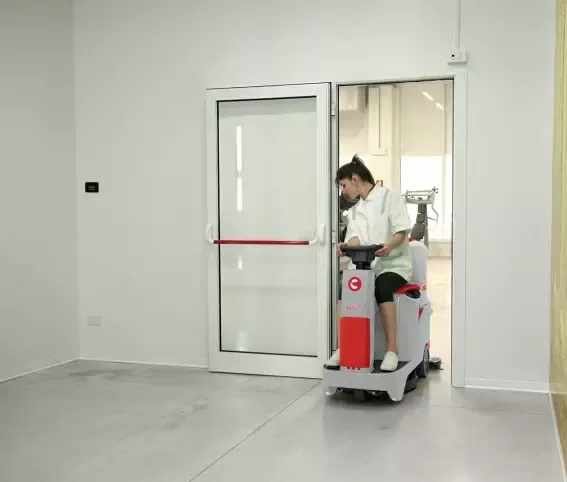 MASZYNA CZYSZCZĄCA COMAC INNOVA 55 B KOMPLET