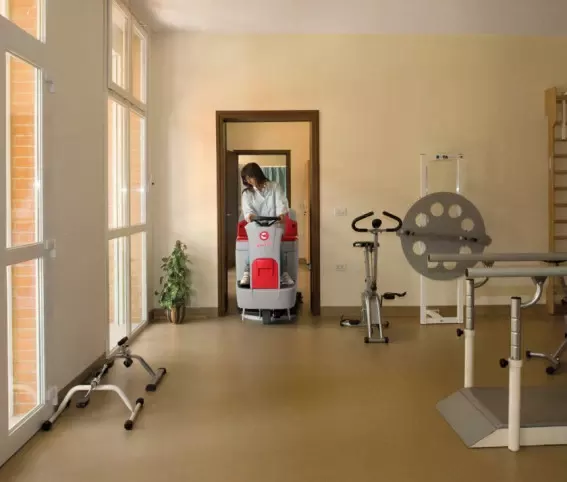 MASZYNA CZYSZCZĄCA COMAC INNOVA 75 B KOMPLET