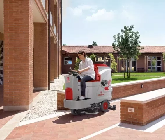 MASZYNA CZYSZCZĄCA COMAC INNOVA 100 B KOMPLET