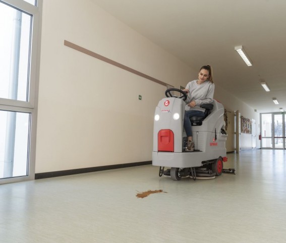 MASZYNA CZYSZCZĄCA COMAC INNOVA 75 B COMFORT KOMPLET