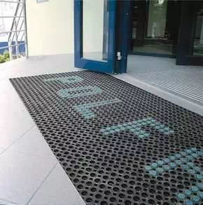 WYCIERACZKA AŻUROWA GUMOWA CZARNA