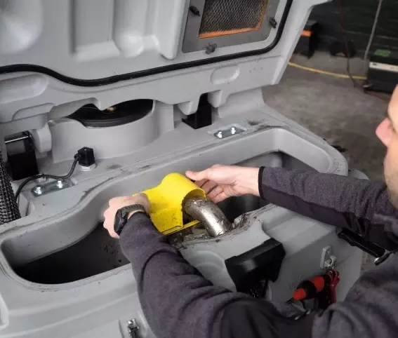 CO110540 ZMYWARKO-ZAMIATARKA COMAC C120 B ESSENTIAL