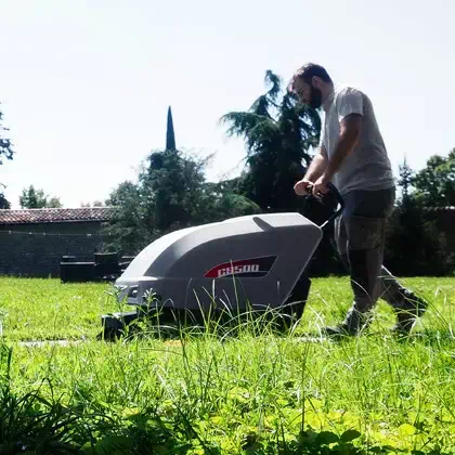 CO111281 ZAMIATARKA COMAC CS 500 BT