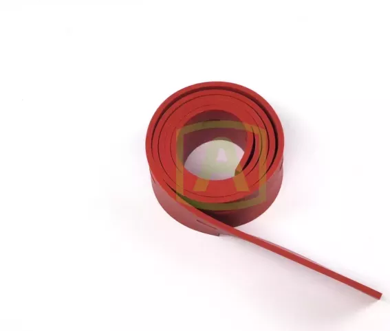 GUMA PRZEDNIA COMAC C100 2018