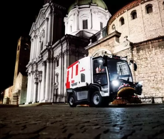 ZAMIATARKA COMAC HP4000