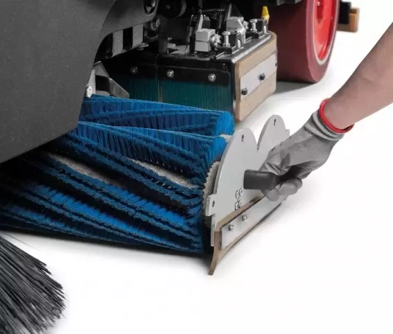 MASZYNA CZYSZCZĄCA COMAC C120 B ESSENTIAL KOMPLET 